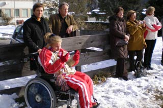 Zukünftige Nutzer mit Angehörigen und Anrainer der Tagesstätte Zukünftige Nutzer mit Angehörigen und Anrainer der Tagesstätte