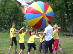 Im Freien beim Spielen Im Freien beim Spielen