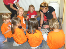 Basteln einer Plastikflaschenblume Basteln einer Plastikflaschenblume